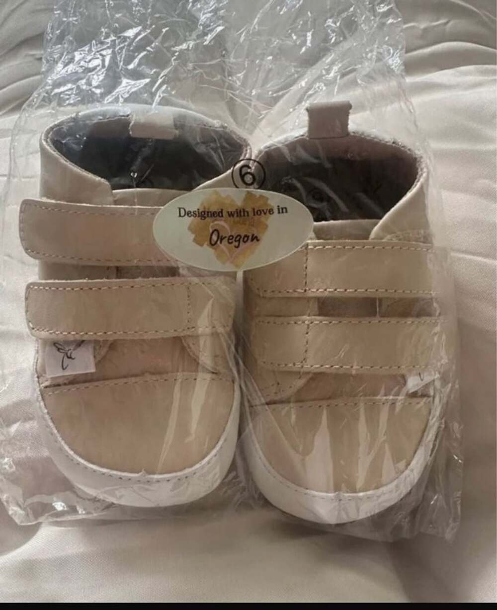 Little Love Bug Baby Sneakers Size 6 Beige Leather